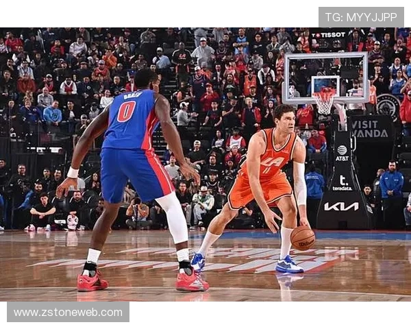 布鲁克洛佩斯：从篮筐之下到全明星的华丽蜕变与篮球生涯回顾