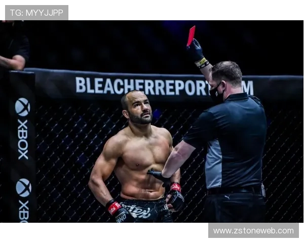 弗洛西与博洛尼的激烈对决揭示了足球战术的深层次博弈与精彩瞬间