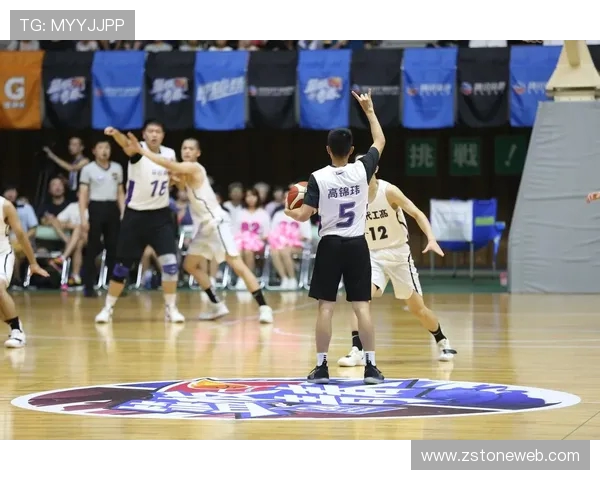 南京篮球队的拼搏之路与邀请赛背后的感人故事